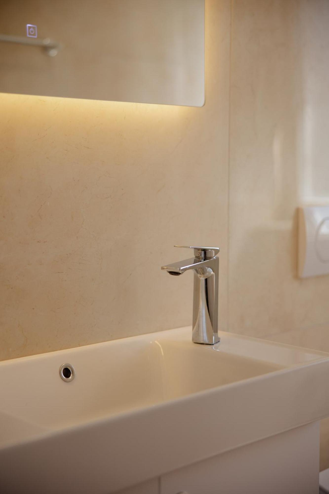 City Center Studio Apartments Шкодер Экстерьер фото