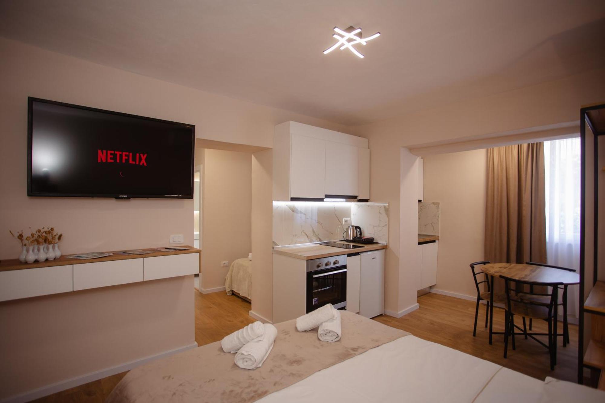 City Center Studio Apartments Шкодер Экстерьер фото