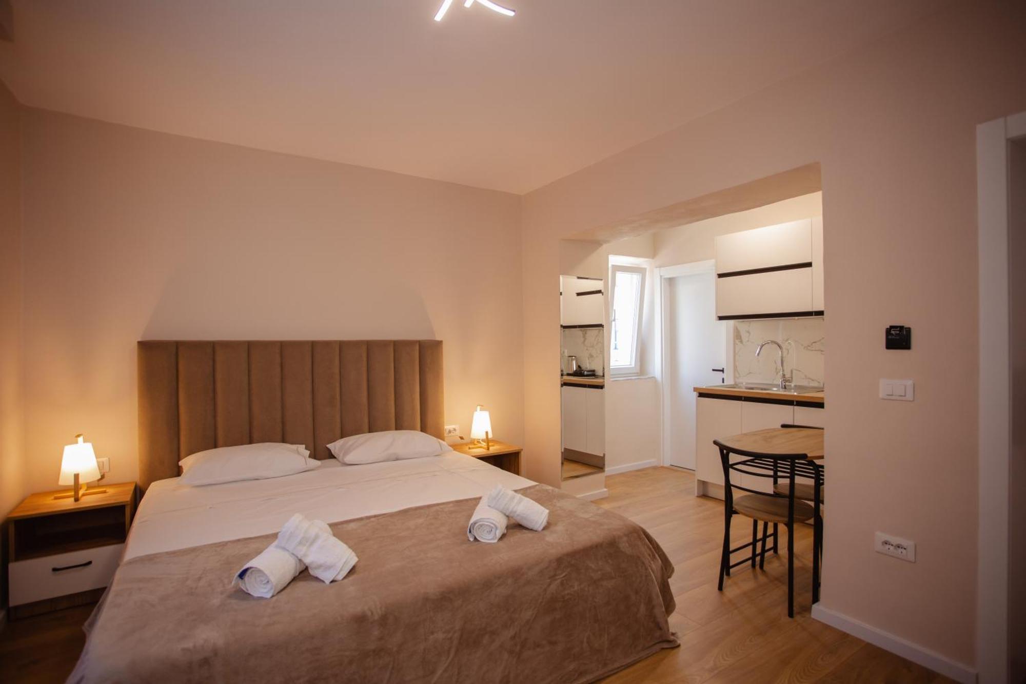 City Center Studio Apartments Шкодер Экстерьер фото