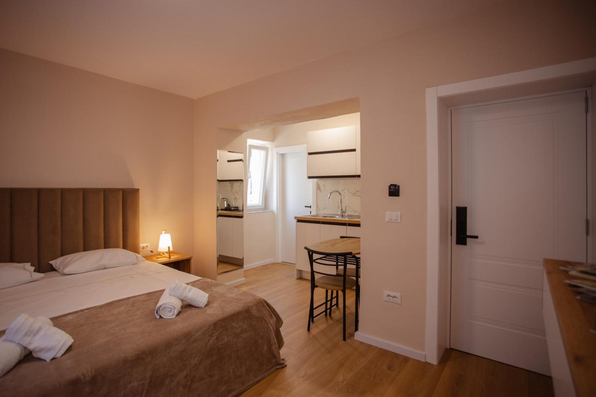 City Center Studio Apartments Шкодер Экстерьер фото