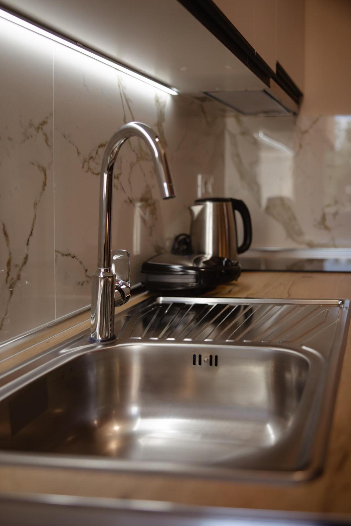 City Center Studio Apartments Шкодер Экстерьер фото