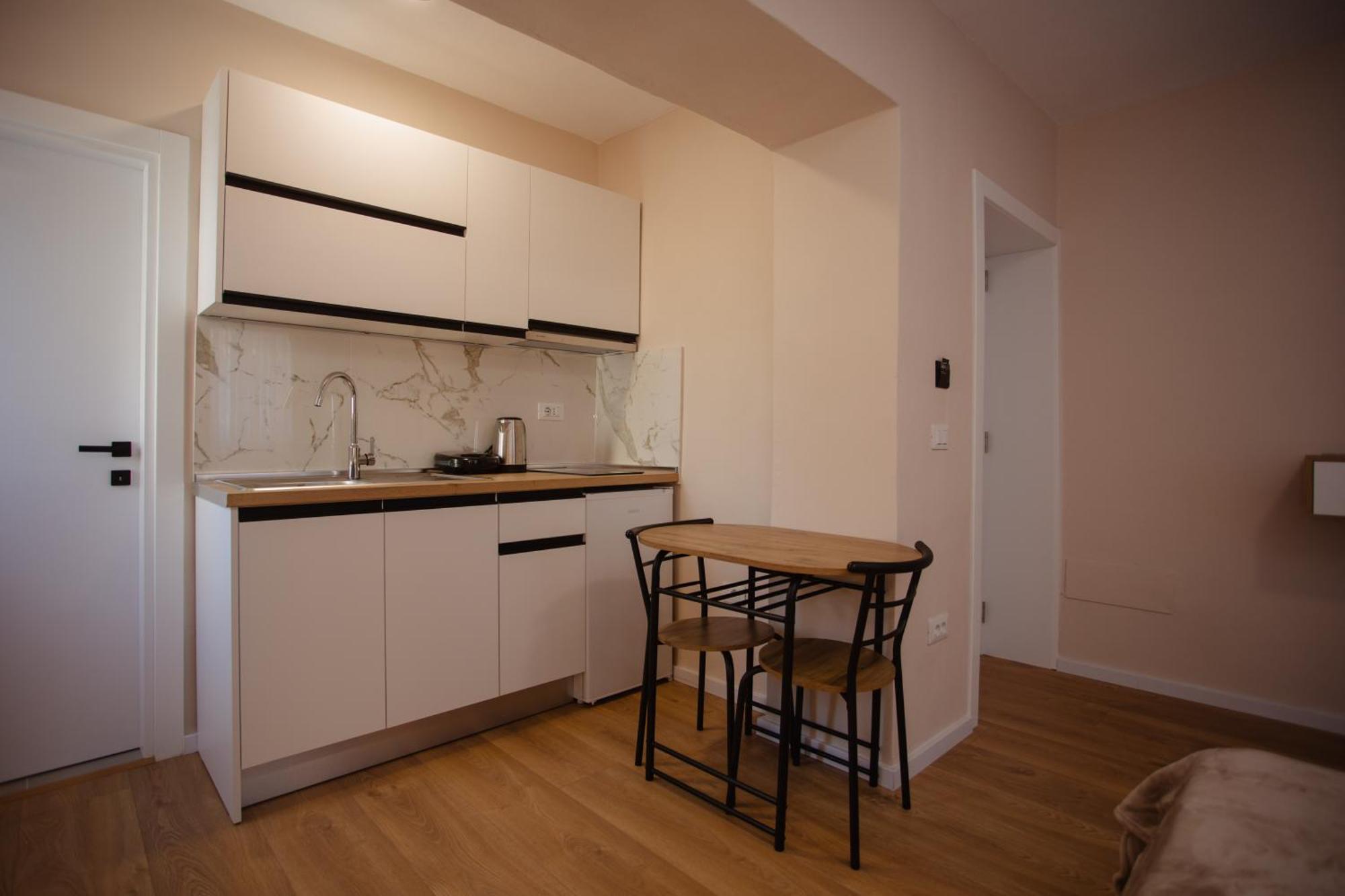 City Center Studio Apartments Шкодер Экстерьер фото